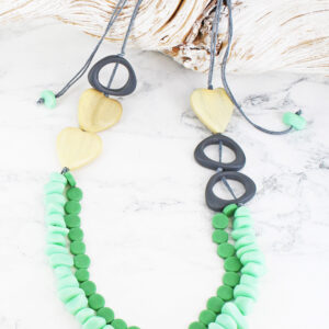 BB1501GN RESIN BEAD & WOODEN HEART NECKLACE